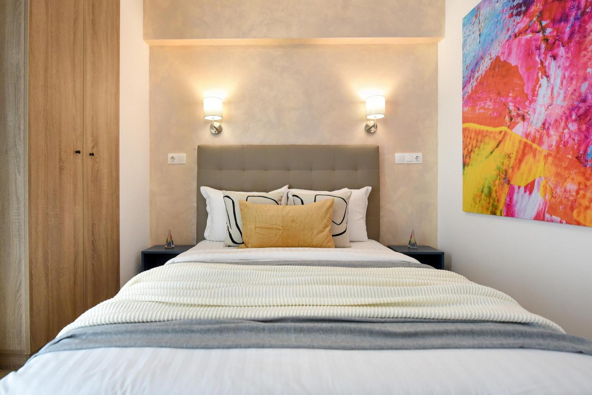 Perfect Stay: Urban Heaven In Aviatiei Business Area Bucharest Bilik gambar