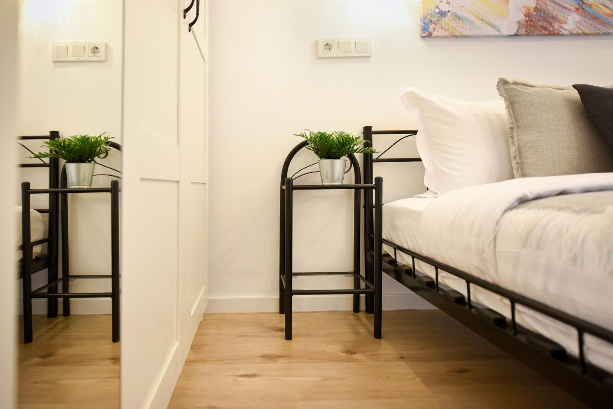 Perfect Stay: Urban Heaven In Aviatiei Business Area Bucharest Bilik gambar