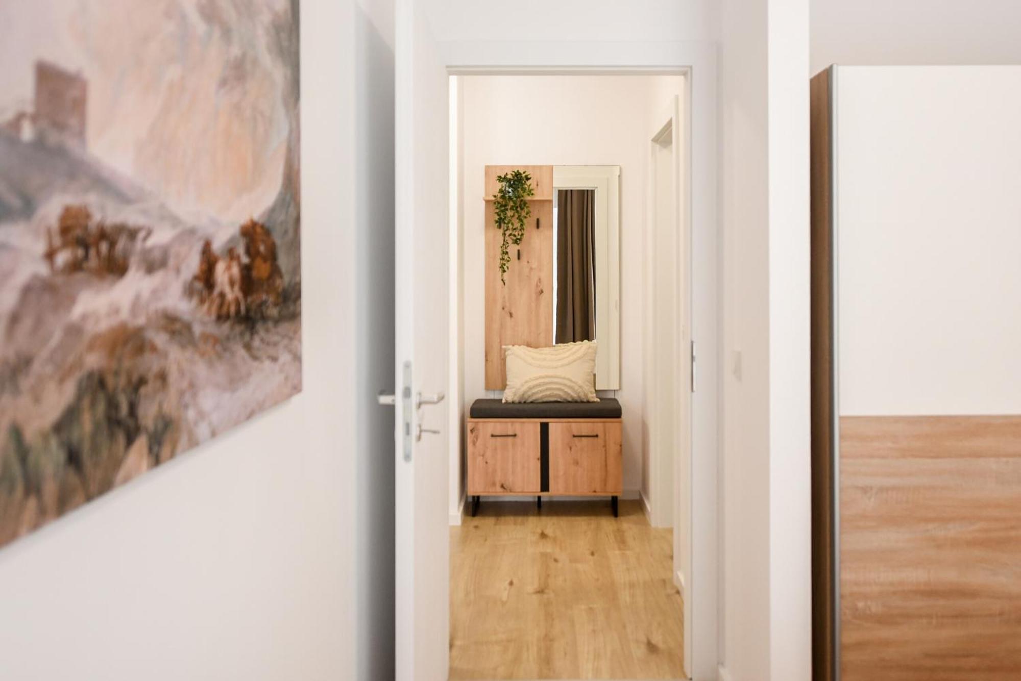 Perfect Stay: Urban Heaven In Aviatiei Business Area Bucharest Bilik gambar