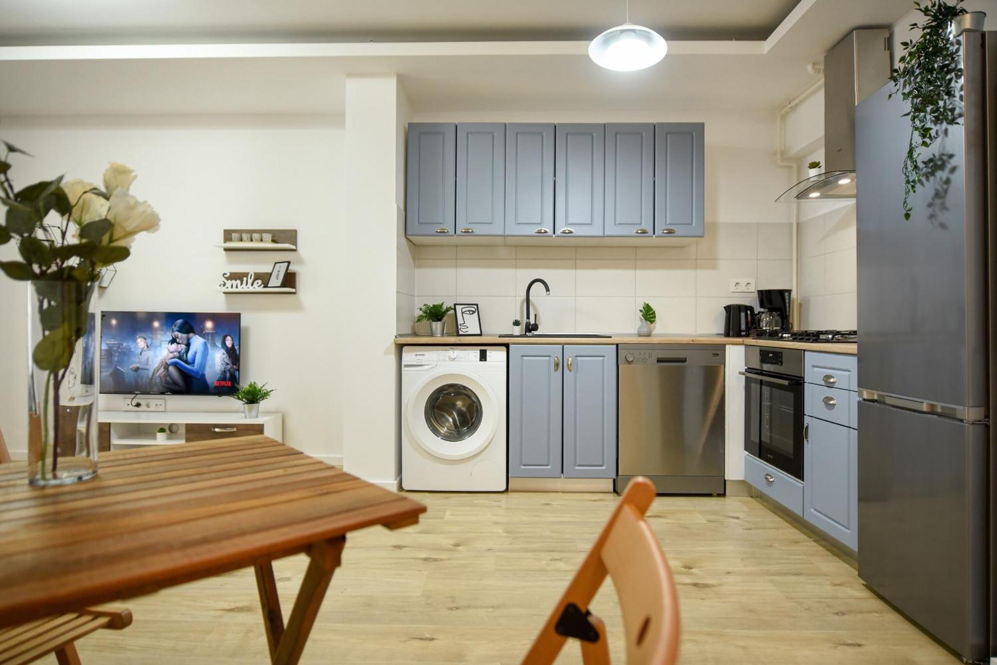 Perfect Stay: Urban Heaven In Aviatiei Business Area Bucharest Bilik gambar