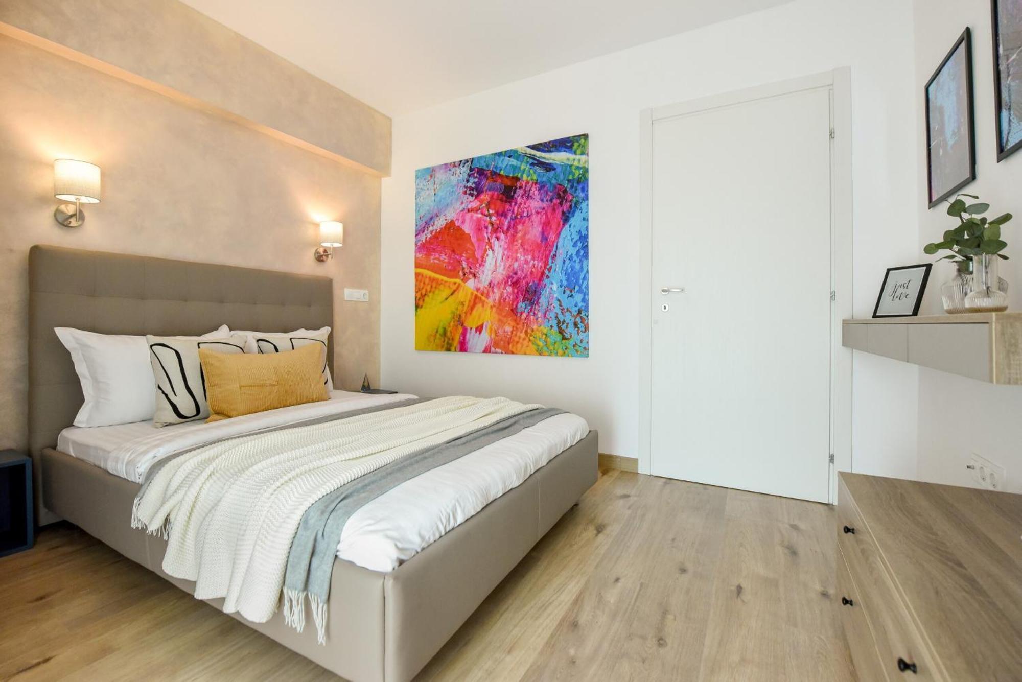 Perfect Stay: Urban Heaven In Aviatiei Business Area Bucharest Bilik gambar
