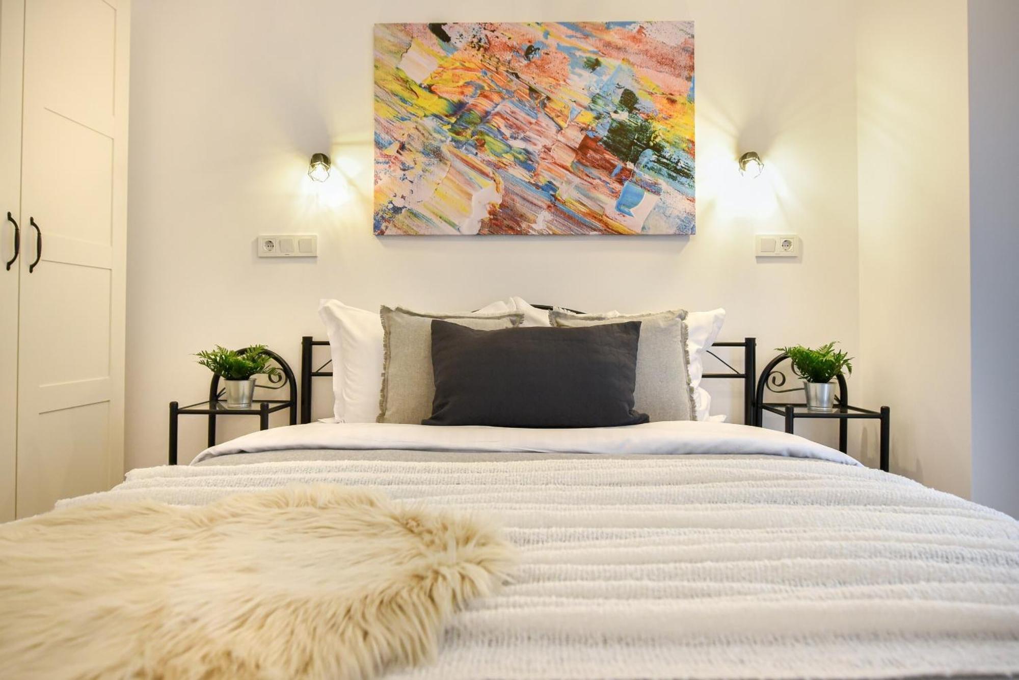Perfect Stay: Urban Heaven In Aviatiei Business Area Bucharest Bilik gambar