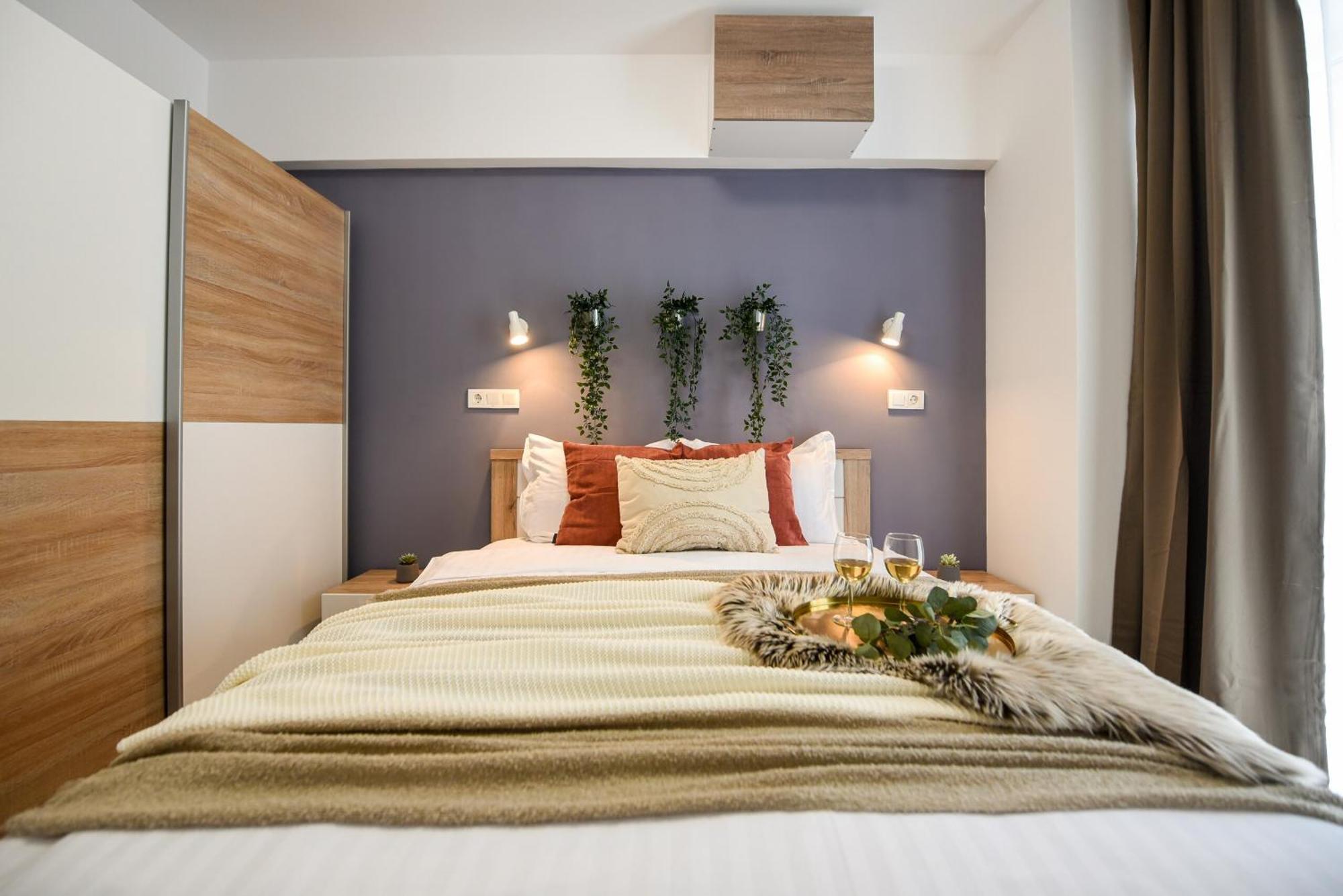 Perfect Stay: Urban Heaven In Aviatiei Business Area Bucharest Bilik gambar