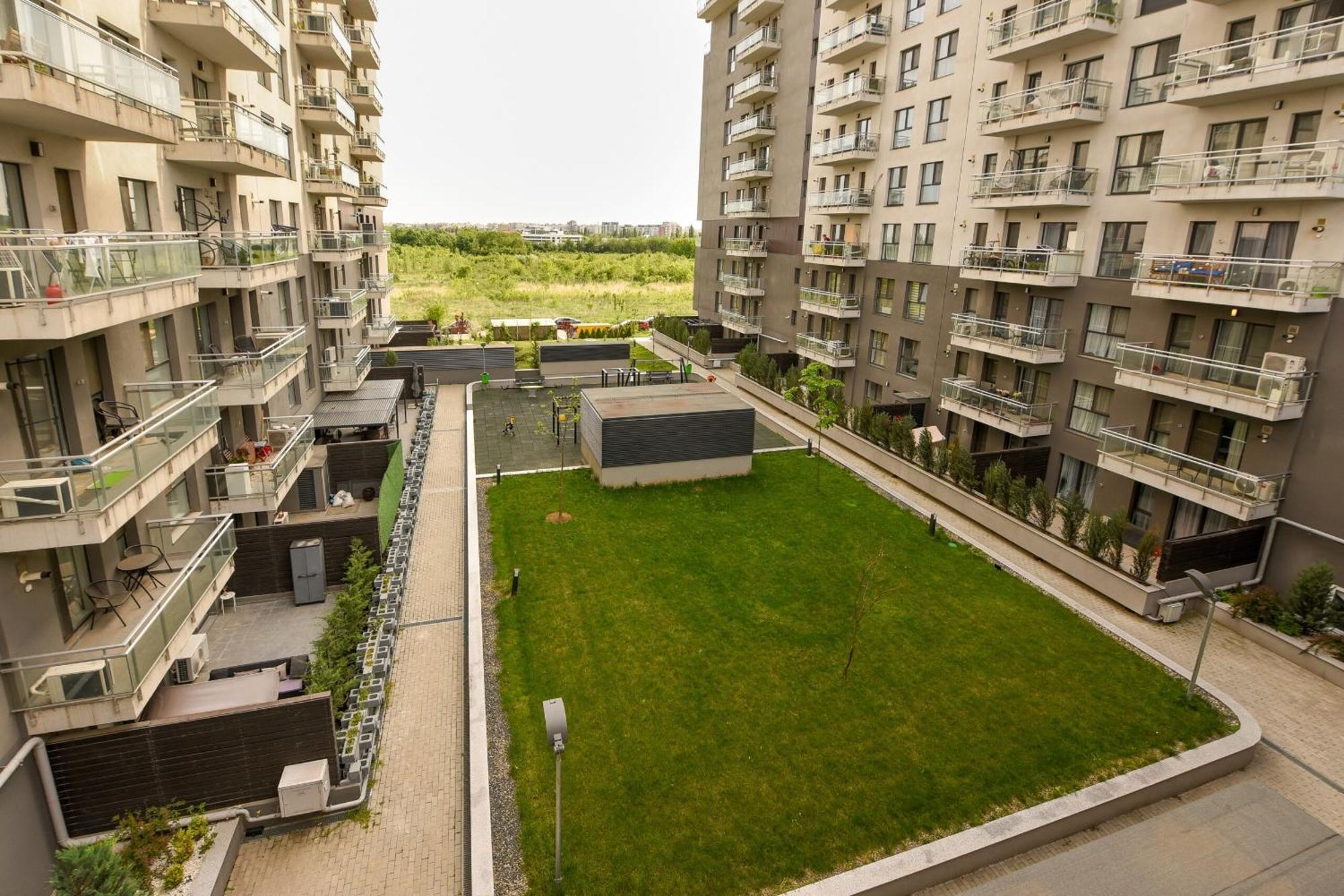 Perfect Stay: Urban Heaven In Aviatiei Business Area Bucharest Bilik gambar